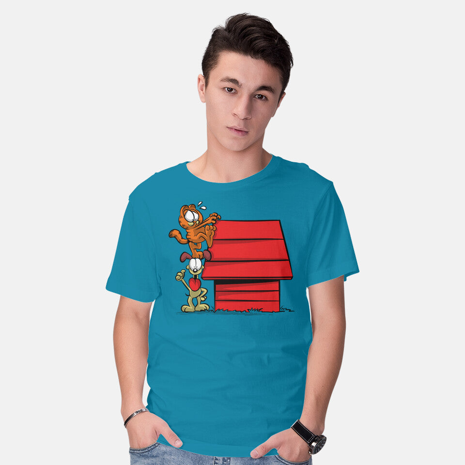 Model wearing turquoise A Great Team – Cat Graphic T-Shirt