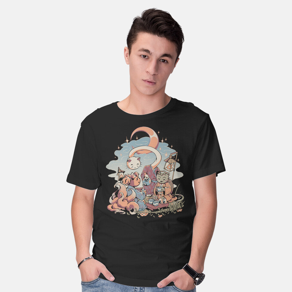 Model wearing black Night Tea – Cat Graphic T-Shirt