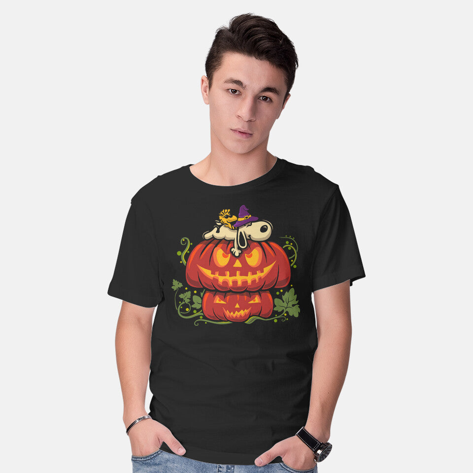 Model wearing black Beagle's Pumpkin House – Funny Graphic T-Shirt