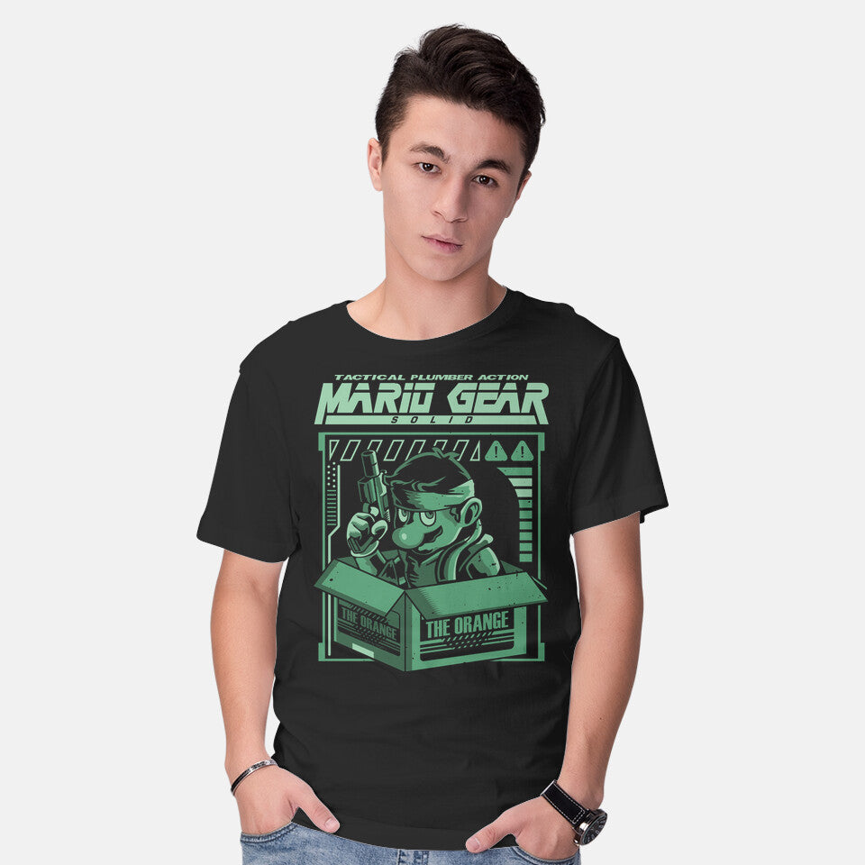 Model wearing black Solid Mario – Gaming Graphic T-Shirt