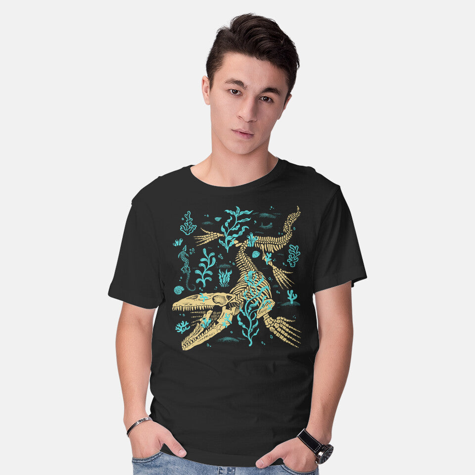 Model wearing black Mosasaurus Fossils – Movie Graphic T-Shirt