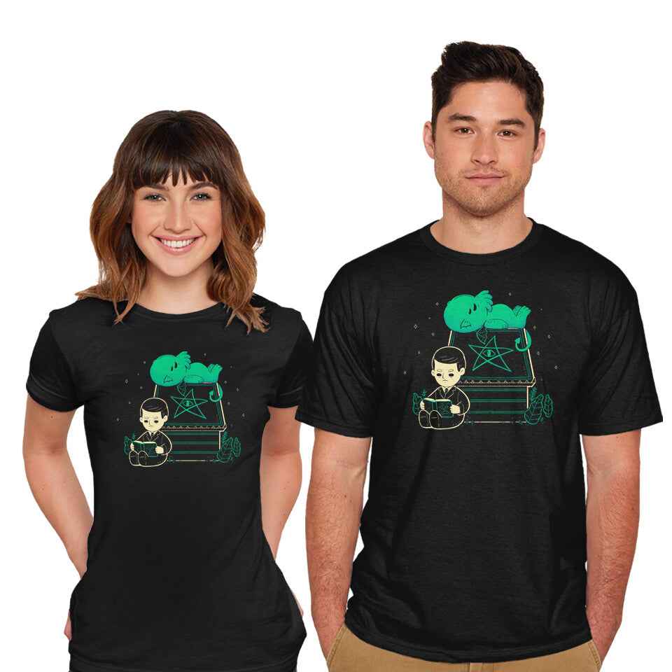 Cthulhu On Peanuts House – Horror Graphic T-Shirt