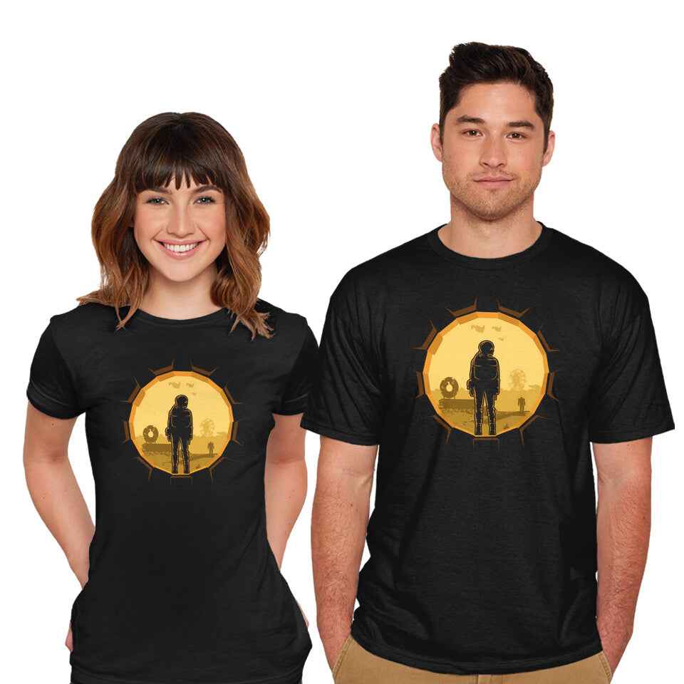 Life Outside Of Vault 33 – Gaming Graphic T-Shirt