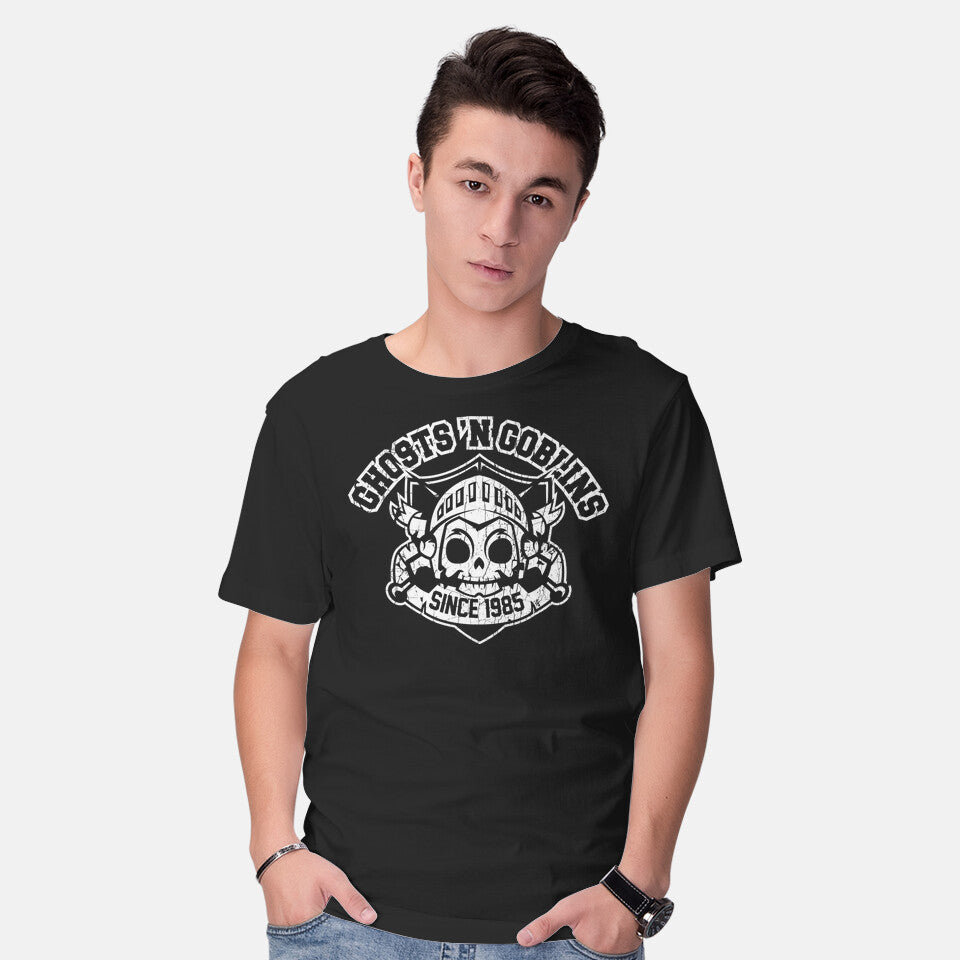 Model wearing black GNG1985 – Gaming Graphic T-Shirt