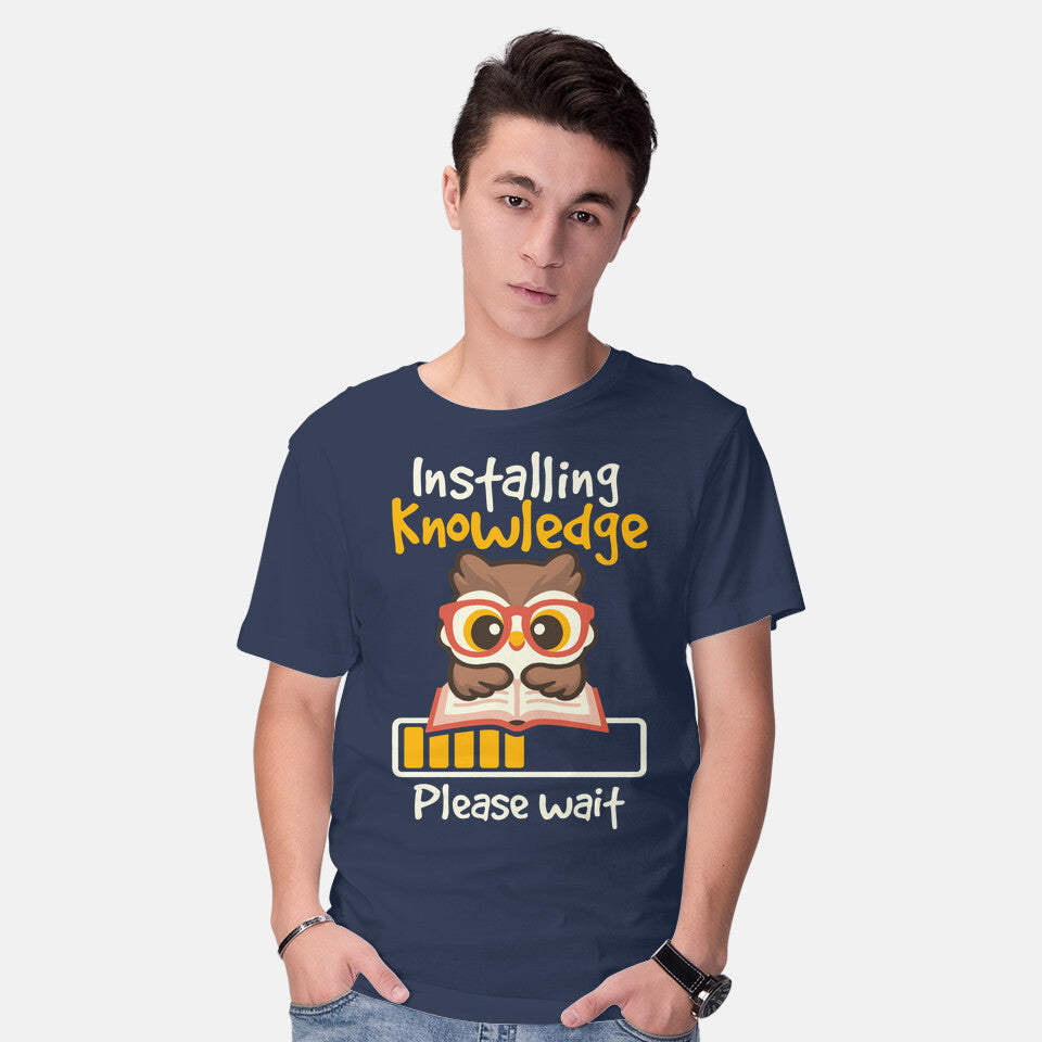 Model wearing navy Installing Knowledge – Animal Graphic T-Shirt
