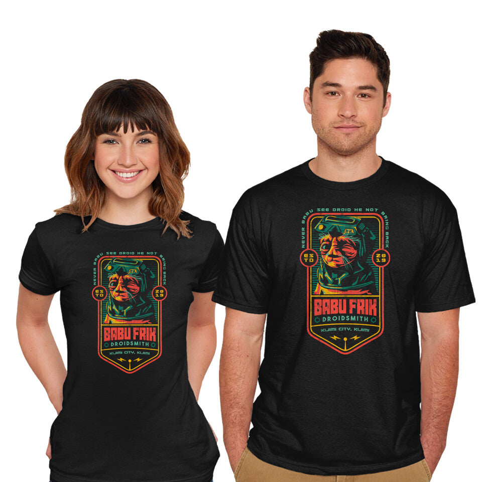 Model wearing black Babu Frik Droidsmith – Sci-Fi Graphic T-Shirt