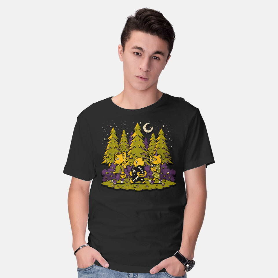 Model wearing black Treat Or Fish – Cat Graphic T-Shirt