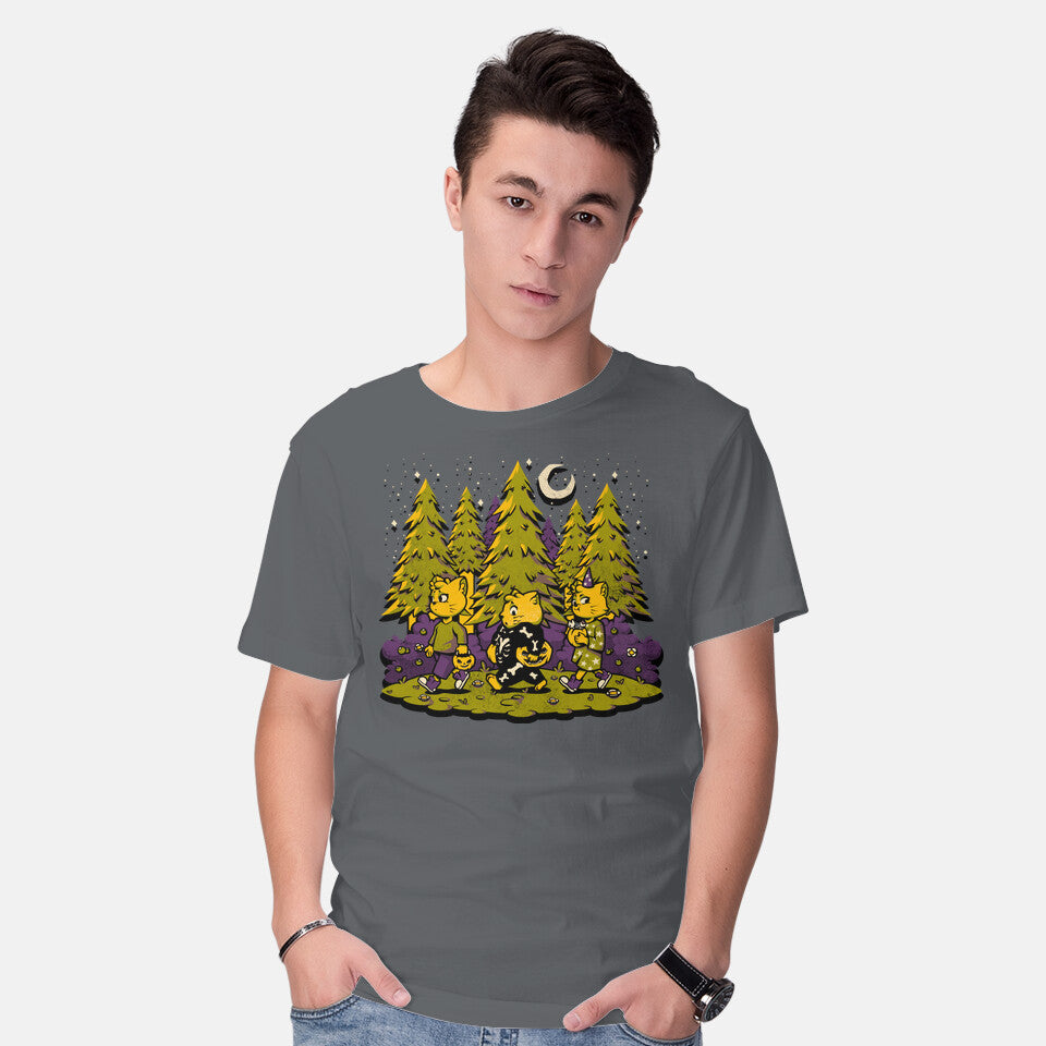 Model wearing charcoal Treat Or Fish – Cat Graphic T-Shirt