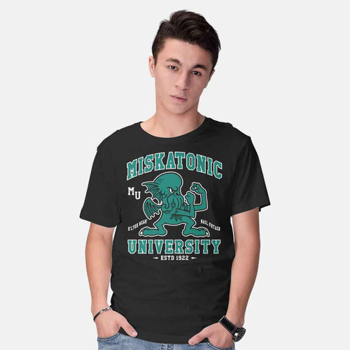 Fighting Cthulhus Graphic T-Shirt